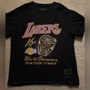 Lakers Mitchell & Ness graphic tee